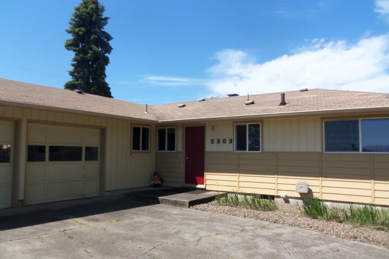 Foto principal - Charming home edge of Corvallis, close to ...