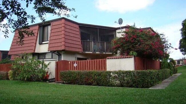 Building Photo - 3845 Victoria Dr