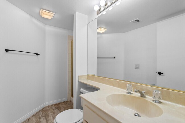 Foto del edificio - 35200 Cathedral Canyon Dr