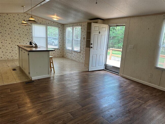Building Photo - 125 Boxwood Dr