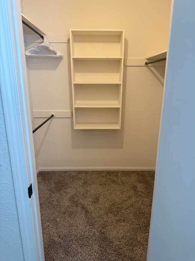 Foto del edificio - 7624 S Erie Ave