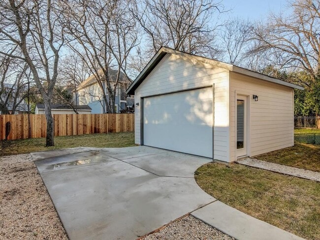 Foto del edificio - 5600 William Holland Ave