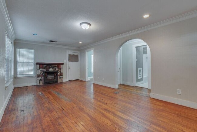 Foto del edificio - 3333 W 5th St