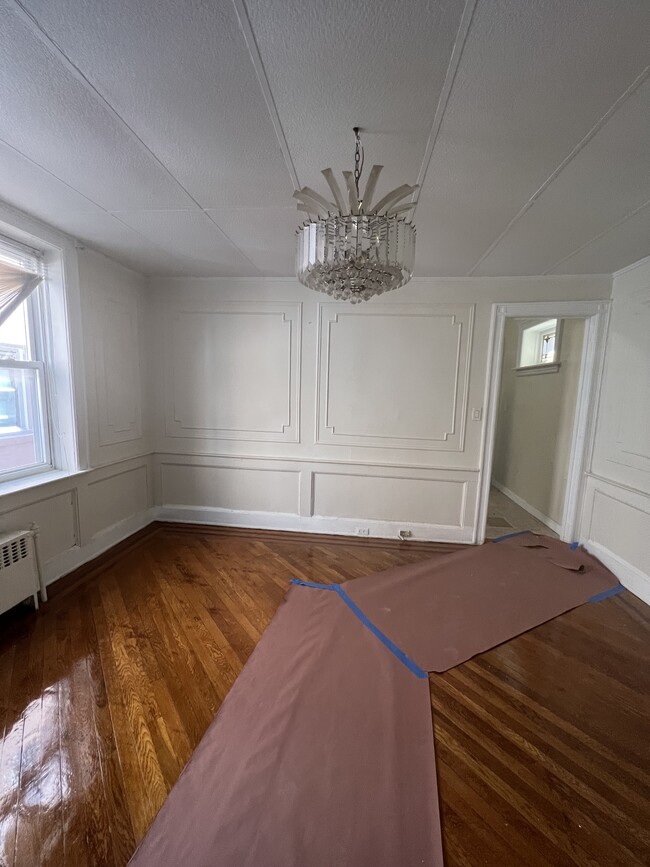 Building Photo - 1181 E 34th St