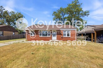 Building Photo - 2210 W Greenfield St