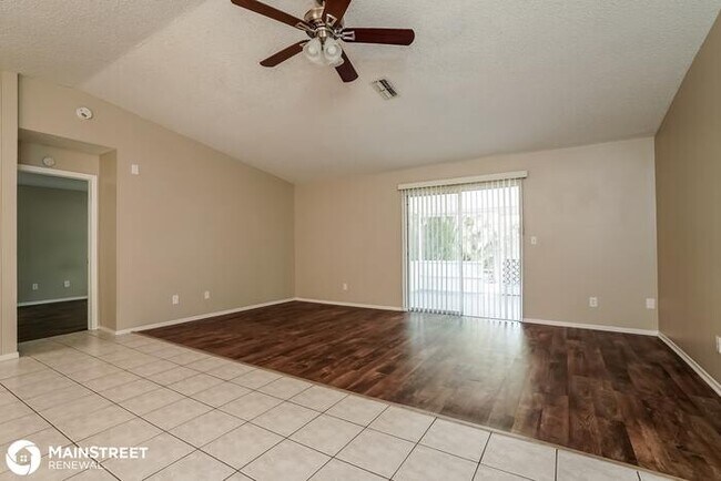 Foto del edificio - 2215 NW 19th Ave, Cape Coral, FL 33993