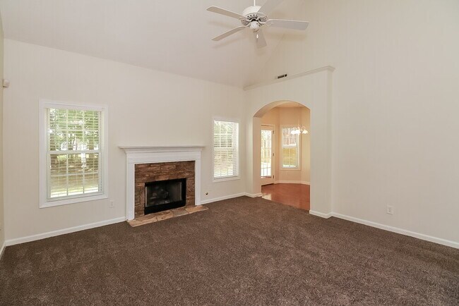 Foto del edificio - 363 Freeman Forest Dr