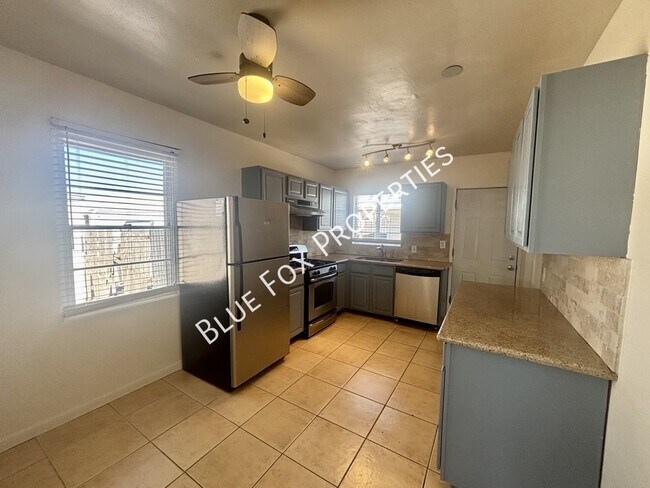 Foto del edificio - 925 E Adams St