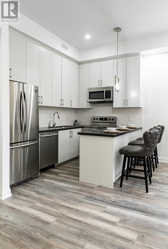 Primary Photo - 219 Jarvis St