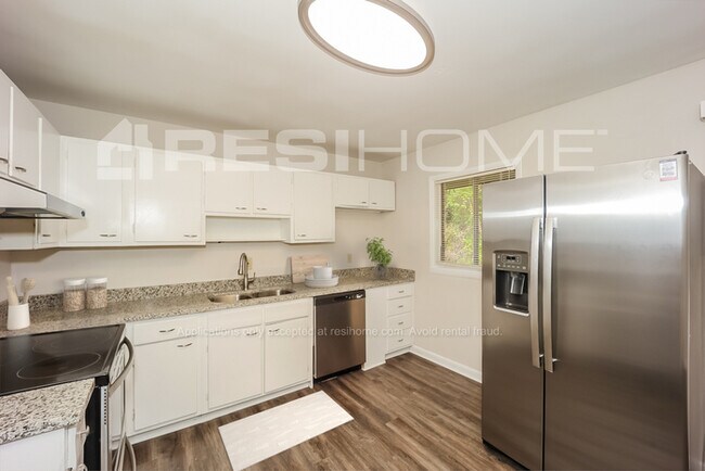 Building Photo - 6790 Gillis Ct