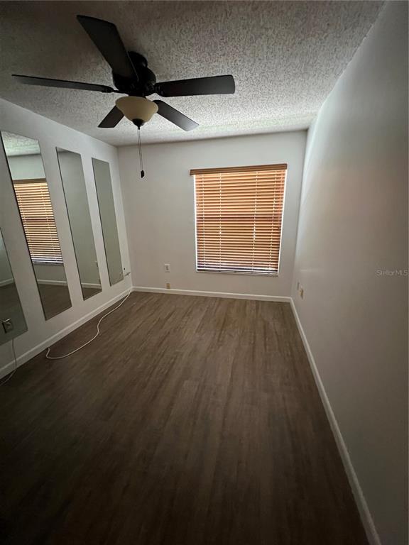 Foto del edificio - 6141 Chesham Dr