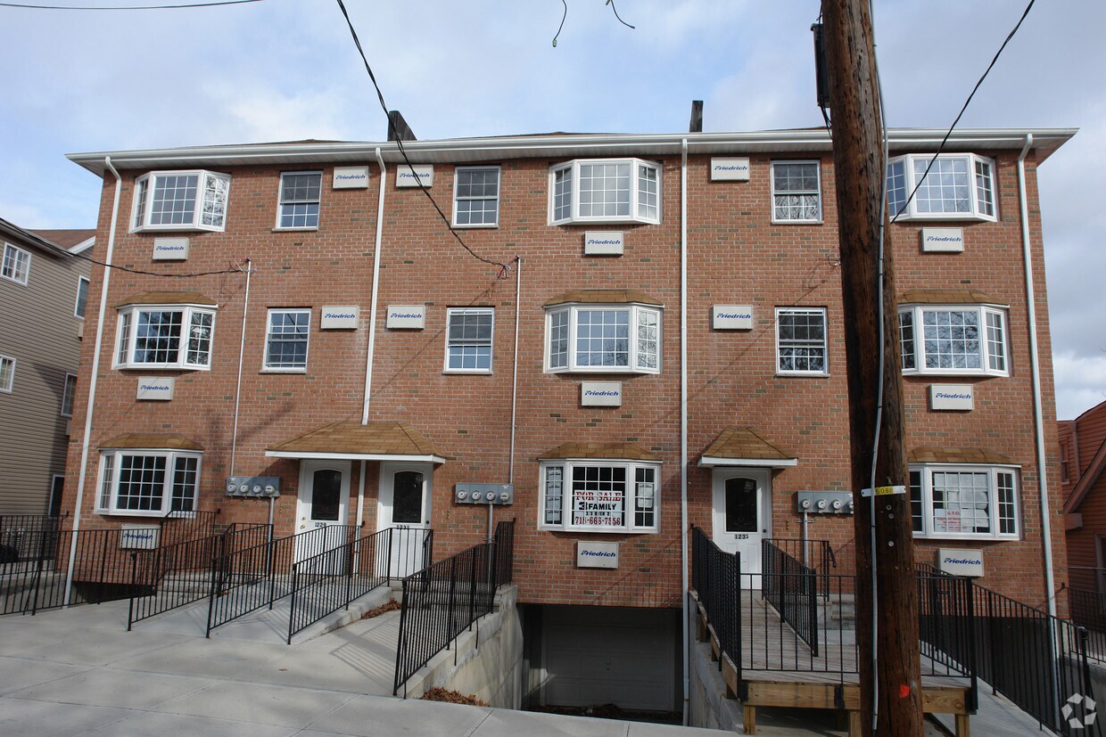 Primary Photo - 1229-1233 224th St