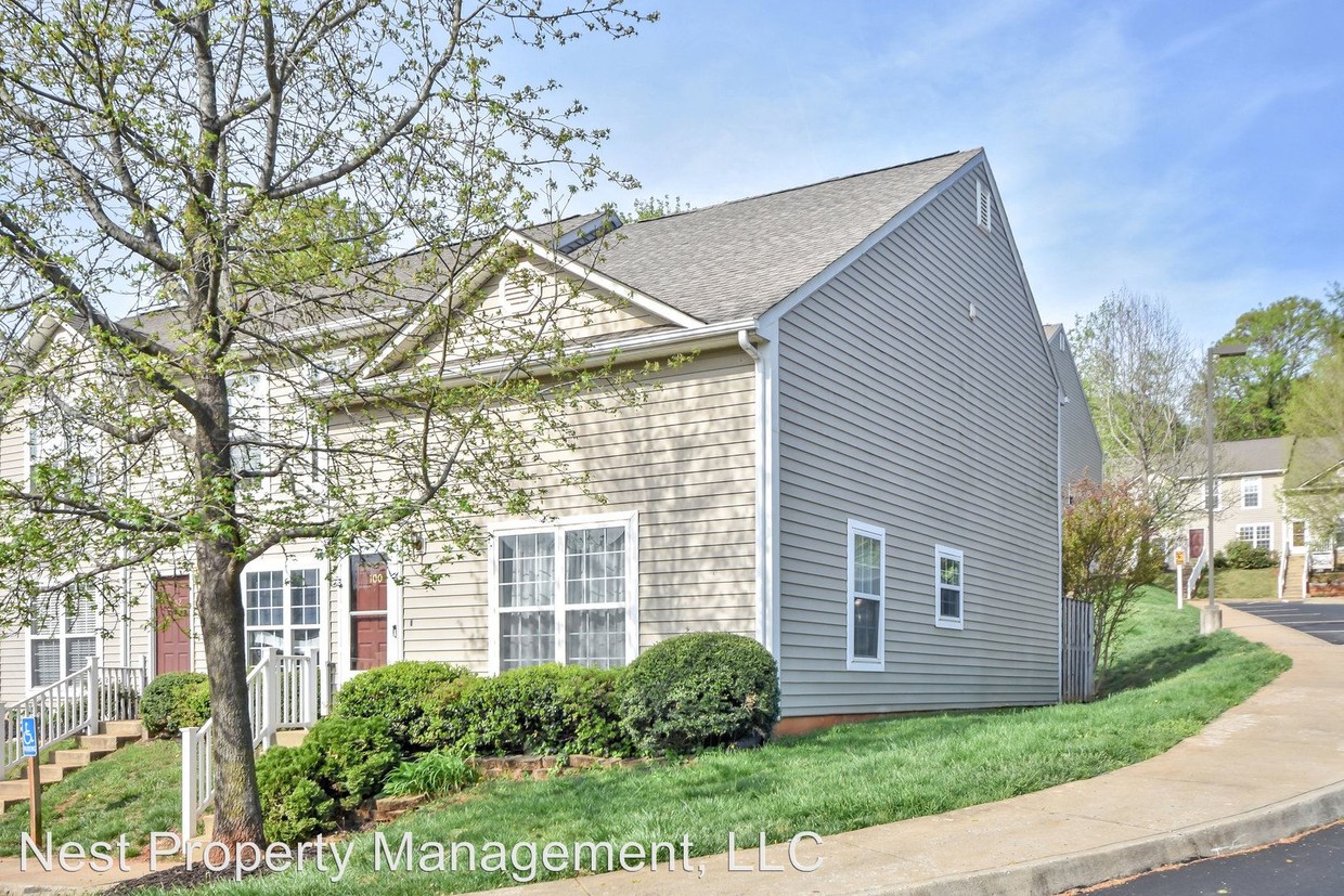 Primary Photo - 3 br, 2 bath House - 100 Danbury Court