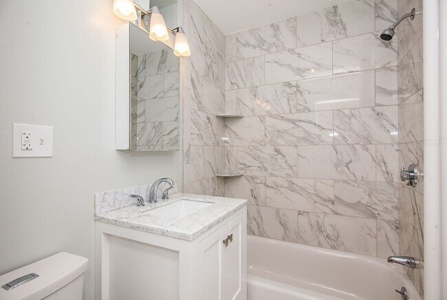 Foto del edificio - Charming 1 Bedroom-No Broker Fee