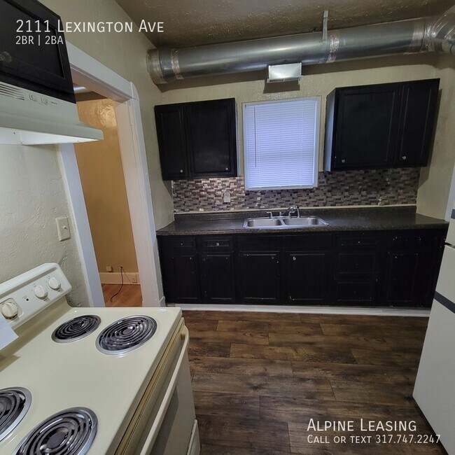 Foto del edificio - 2111 Lexington Ave