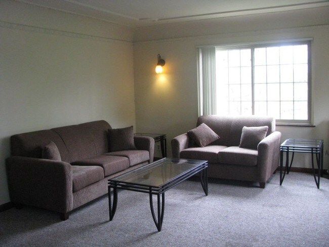 Building Photo - 5 br, 2 bath Apartment - 841 Oakland Ave #1