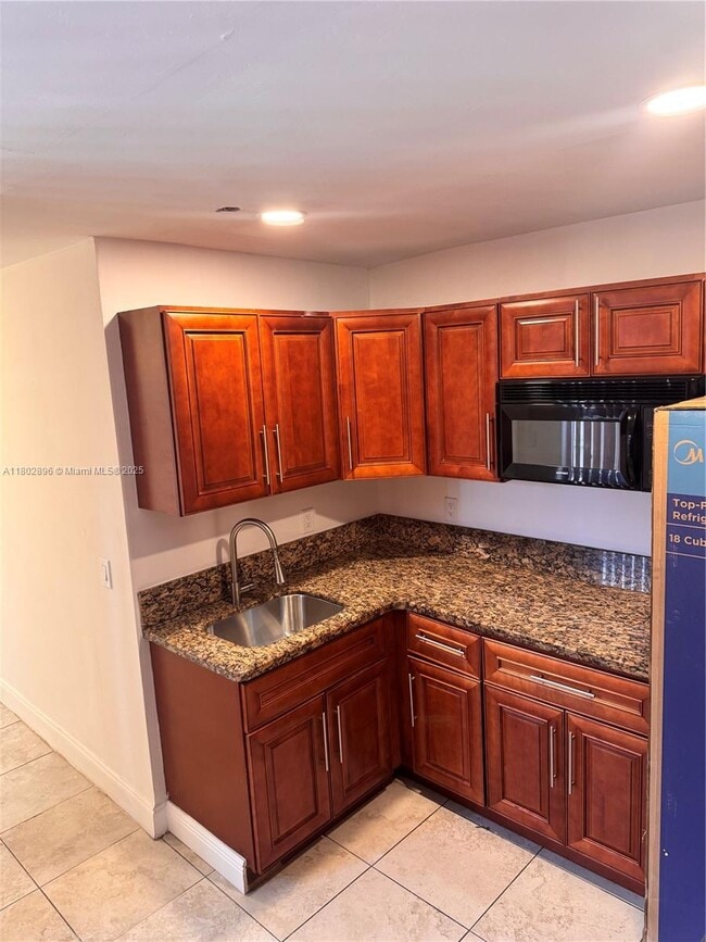 Foto del edificio - 1360 NE 144th St