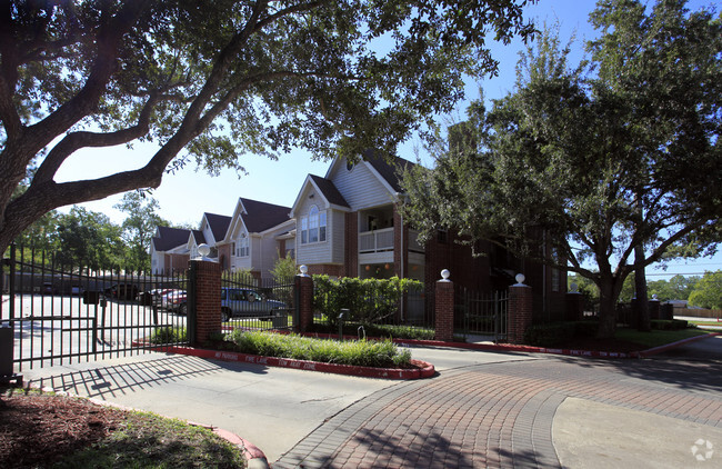 Huntington Woods Apartments - Friendswood, TX | Apartments.com