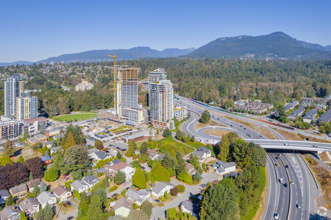 Building Photo - BEACON AT SEYLYNN VILLAGE