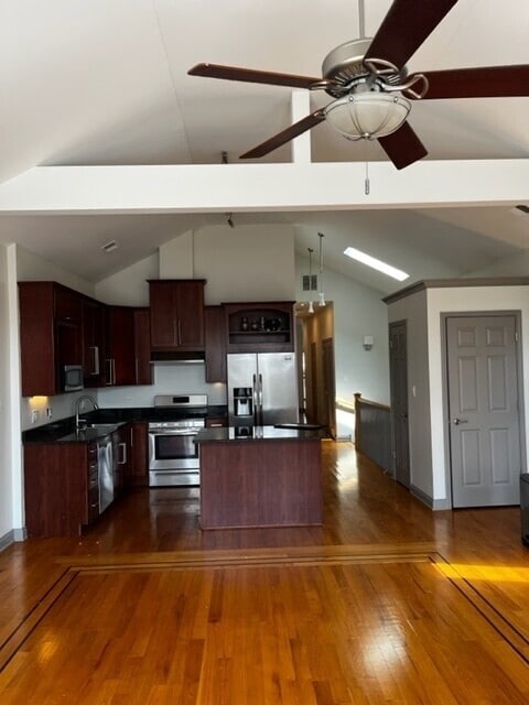 Building Photo - Bronzeville Penthouse