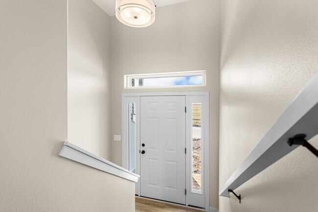 Foto del edificio - 3 BR Split Foyer