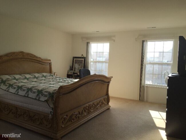 Building Photo - 4 br, 2.5 bath Townhome - 803 Station Blvd
