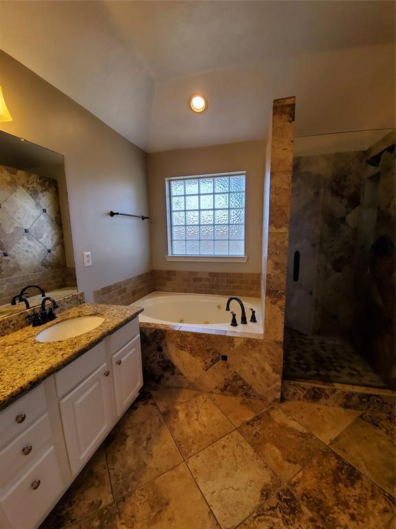 Foto del edificio - 1718 Charlton Oaks Ct