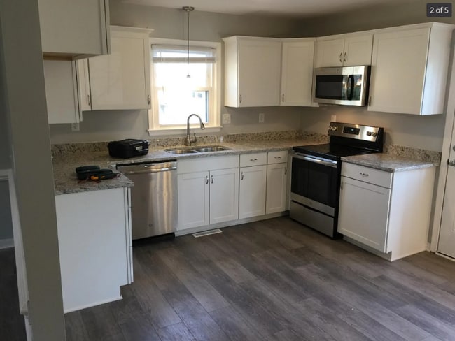 Foto del edificio - 12311 Deerhurst Dr