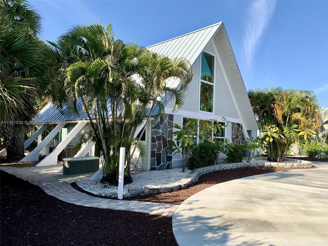 4054 NE Skyline Dr, Jensen Beach, FL 34957 House Rental in Jensen