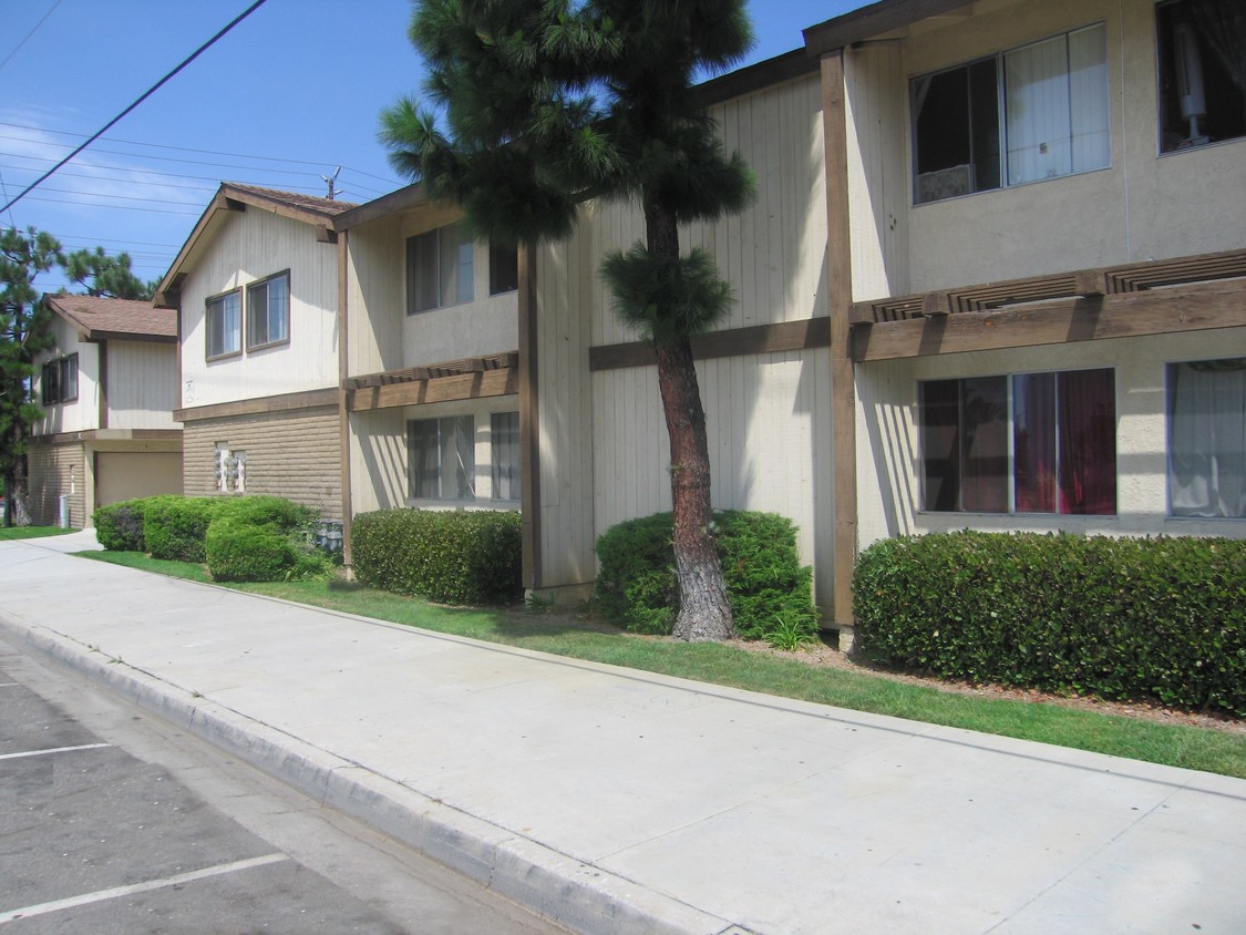 Building Photo - The College Avenue Apartments