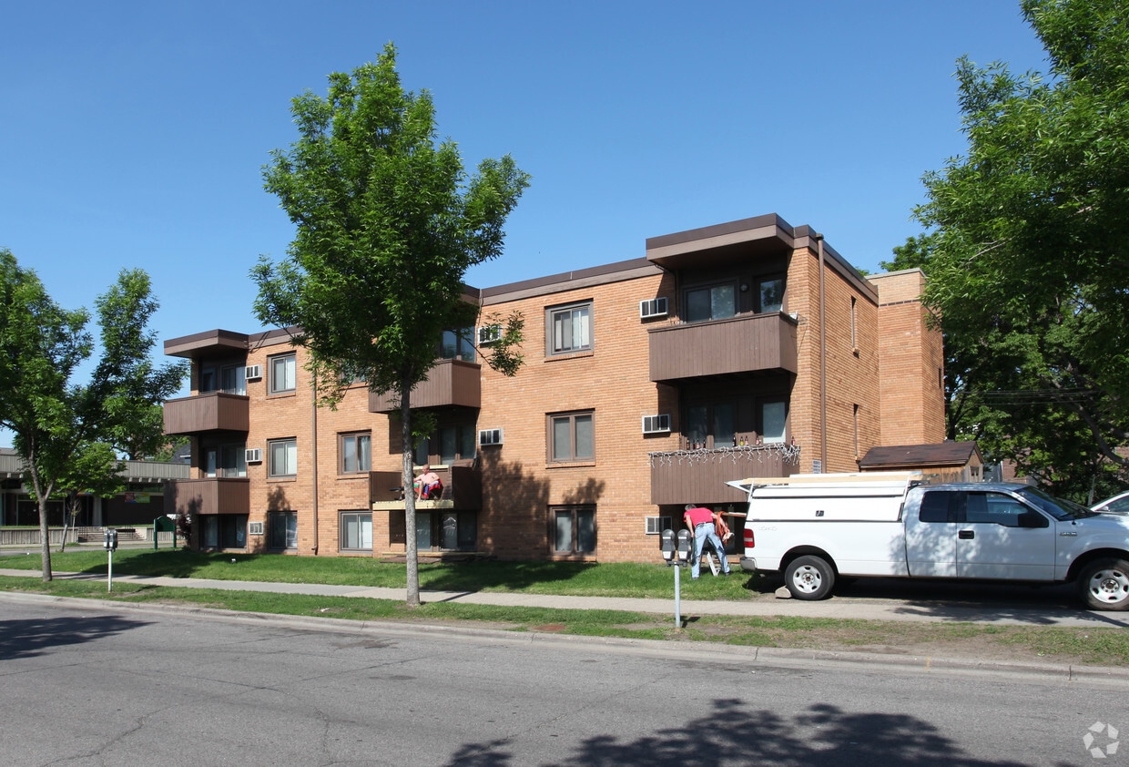 Building Photo - 1227 4th St SE