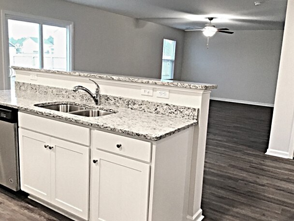 Building Photo - 7141 Spaniel Ct