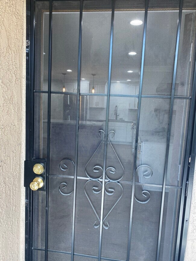 Foto del edificio - 7890 E Spring St