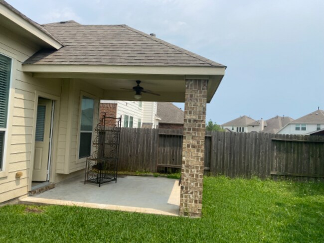 Building Photo - 24627 Forest Canopy Dr