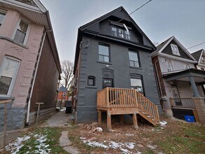 Building Photo - 51 Stirton St