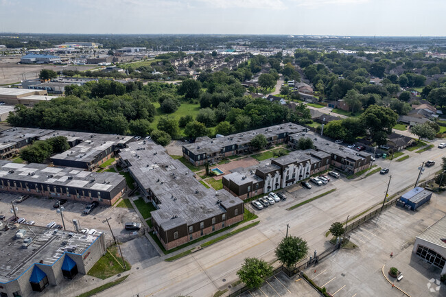 Aerial Photo - Almeda Chateau