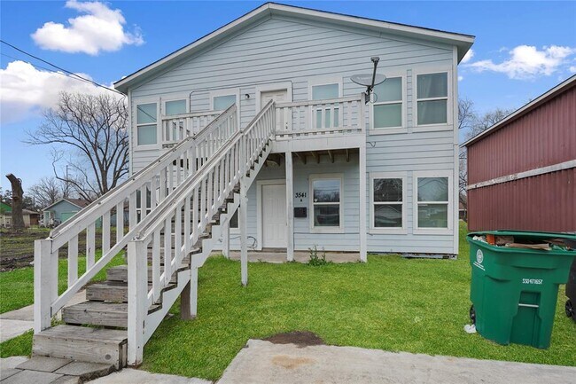 Building Photo - 3541 Mount Pleasant St