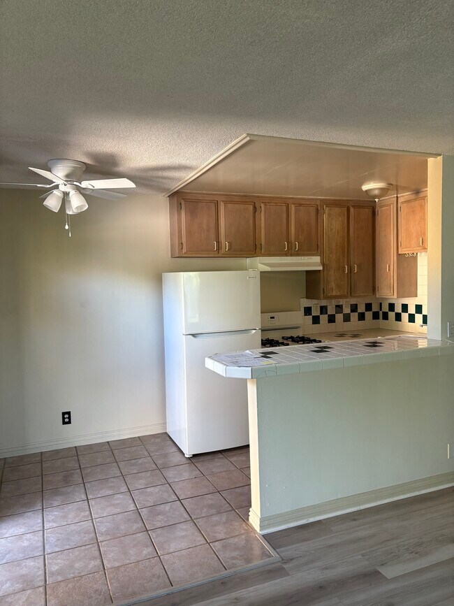 Dining area - 263 Molino Ave