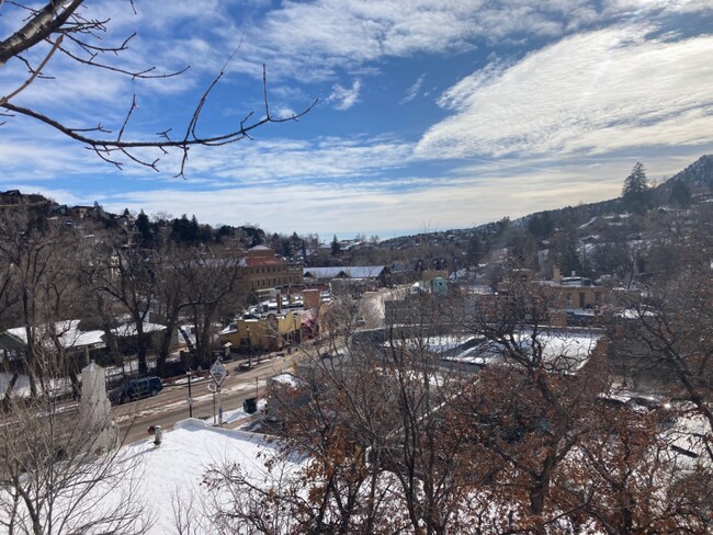 Foto del edificio - 107 Waltham Ave