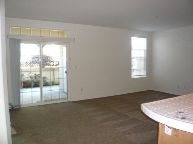 Building Photo - Downstairs Condo at Oak Creek Villas