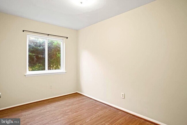 Building Photo - 8000 Le Havre Pl