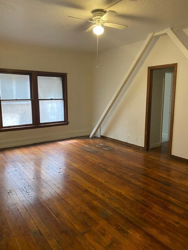 Los Gatos Apartments Apartments in Los Angeles, CA