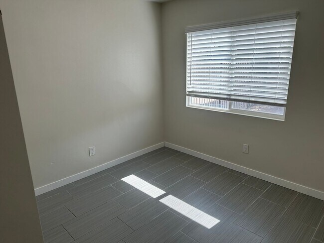 Foto del edificio - Saddlepeak Dr. Home