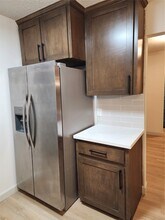 Building Photo - 4906 Valleyview Dr