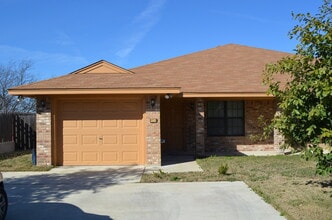 Building Photo - 912 Rebecca Ln