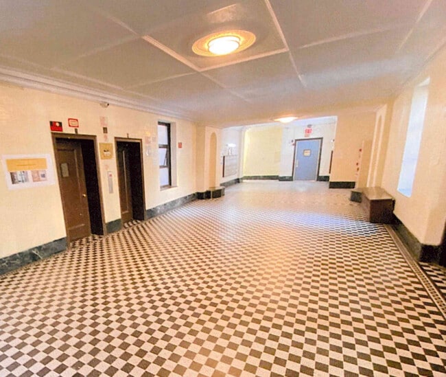 Foto del edificio - 165-175 Sherman Ave