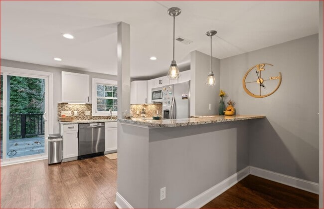 Building Photo - 7324 Shellburne Dr