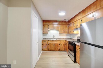 Building Photo - 1599 N East St