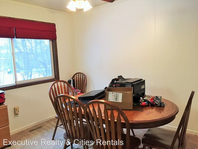 Building Photo - 4590 Maple Leaf Cir