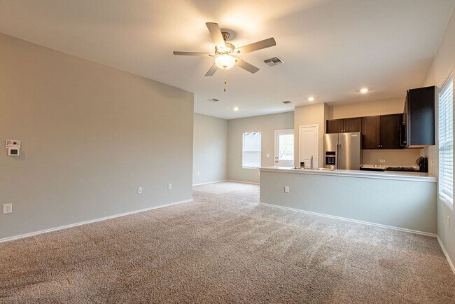 Building Photo - Cul-de-Sac Cutie with Amenities in Sun Chase South!!!